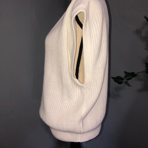 VINTAGE | RADISHES & ROSES | SLEEVELESS SWEATER - Picture 3 of 5